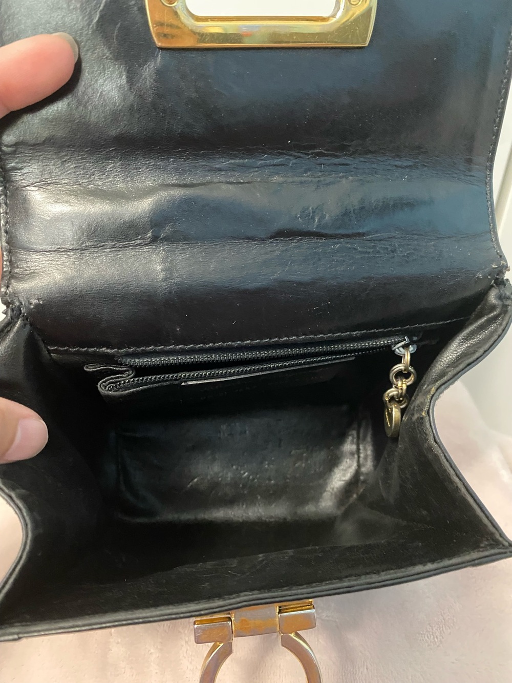 Vintage Salvatore Ferragamo crossbody bag - Picture 8 of 13